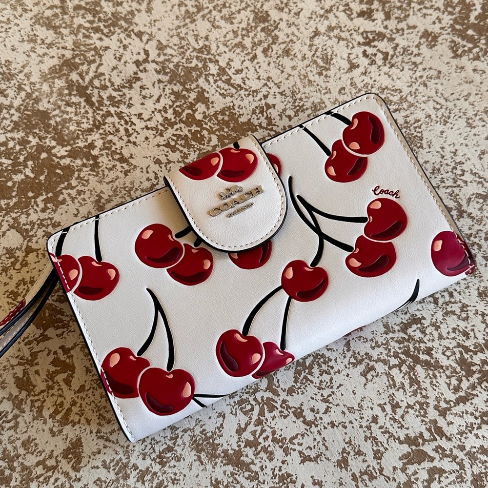 Coach - Picture 13 of 16